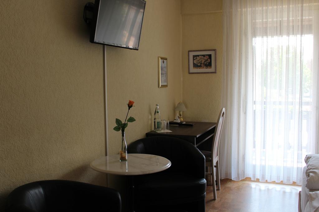 Hotel Gasthof Roessle Rottenburg am Neckar Екстериор снимка